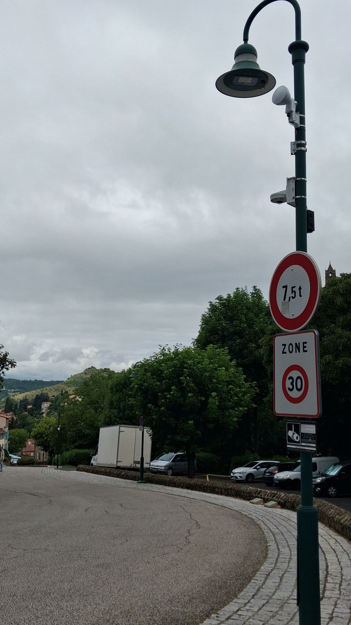 You are currently viewing Deux nouvelles caméras de vidéoprotection installées montée de la Coustette