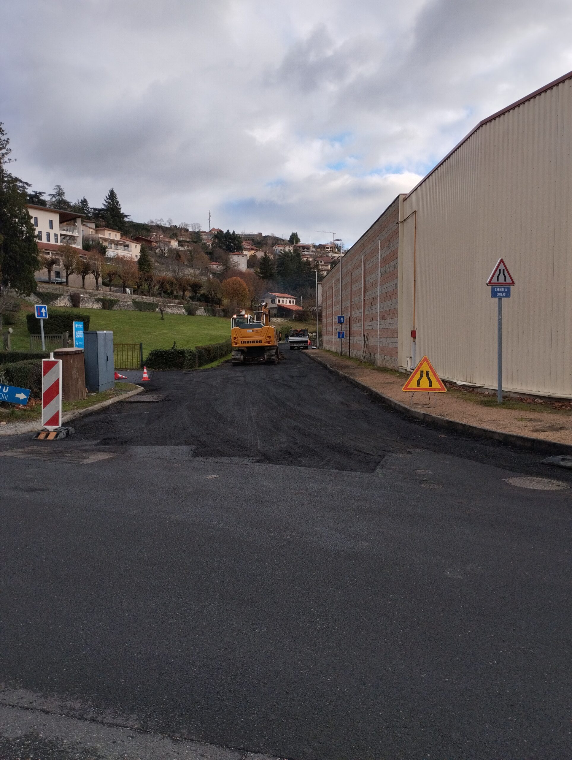 You are currently viewing Réfection du chemin du Coteau et des deux parkings du Montée du Séminaire